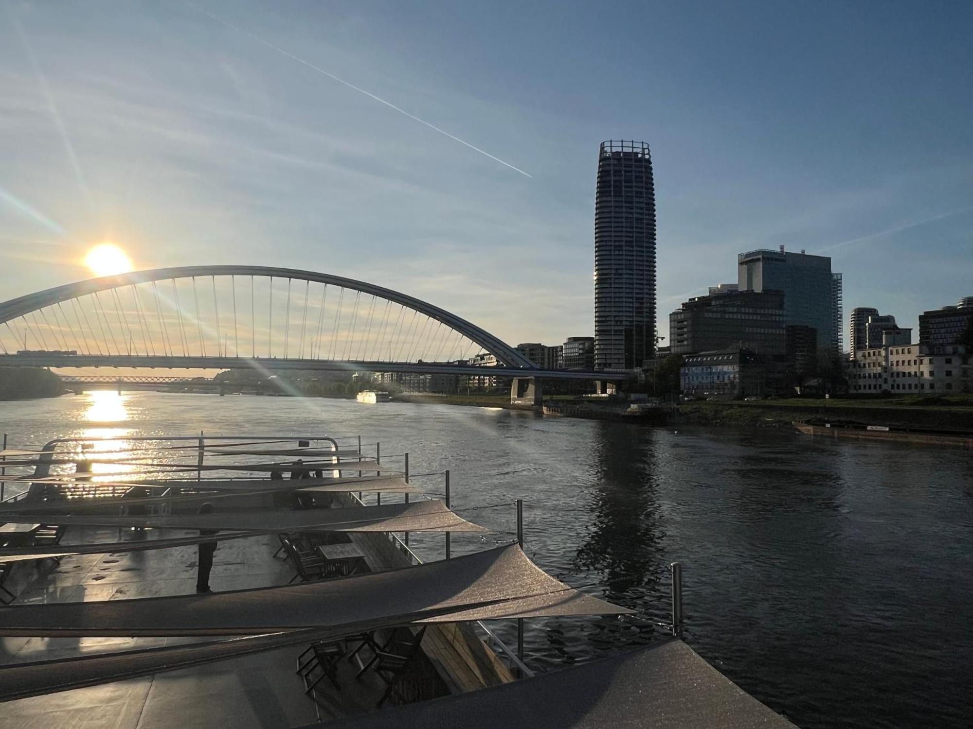 No1 Dream View Apartment Братислава Екстериор снимка